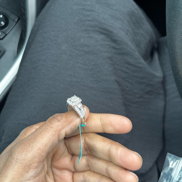 Effy White Gold Diamond Ring - Picture 7 of 9